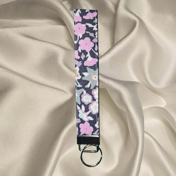 Keychain Wristlet | Key Fob Wristlet | Fabric Keychain | Floral Keychain - Picture 1 of 6